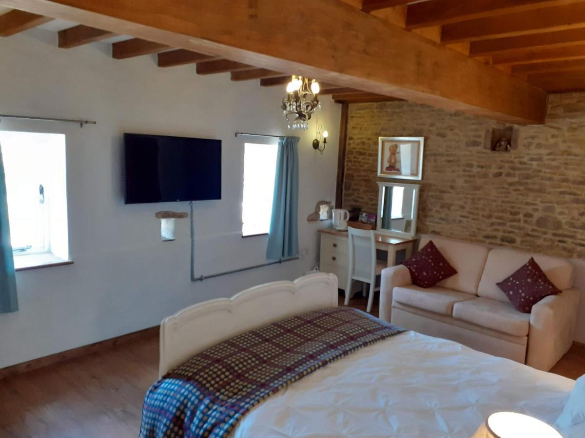 The Byre North End Farm Bed & Breakfast Ashton Keynes ภายนอก รูปภาพ