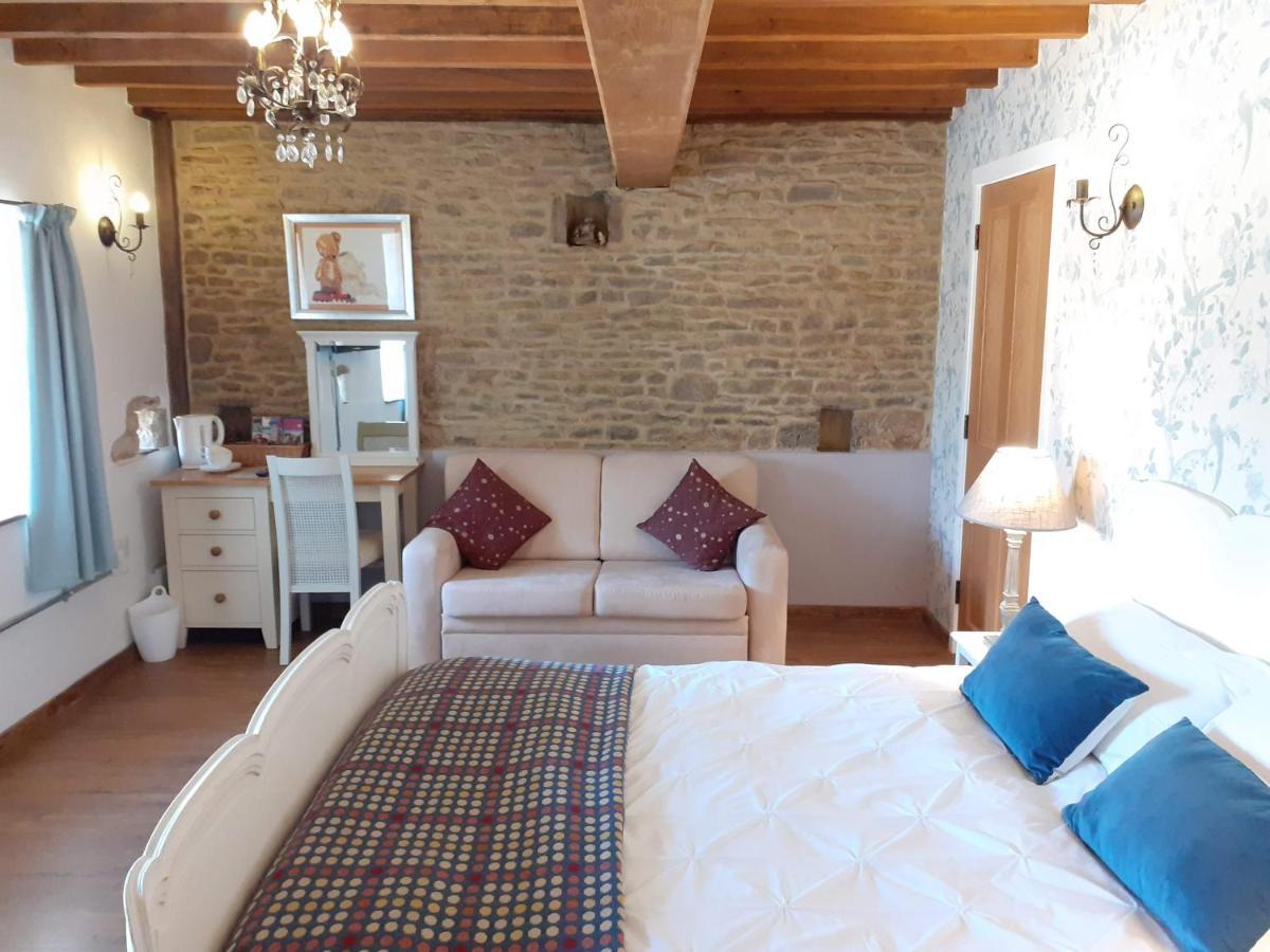 The Byre North End Farm Bed & Breakfast Ashton Keynes ภายนอก รูปภาพ